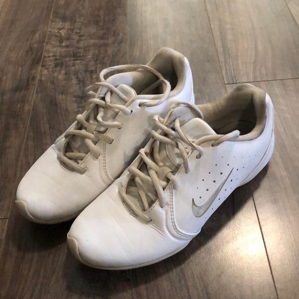Nike cheer shoes